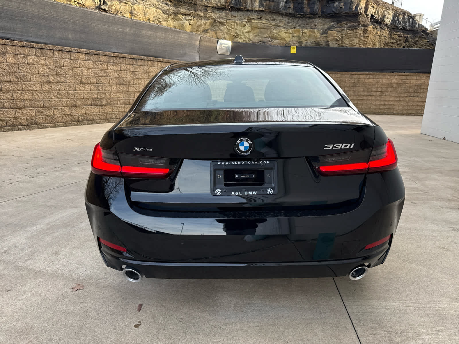 Used 2026 BMW 330i xDrive Sedan w/ Convenience Package AWD/4WD image 4