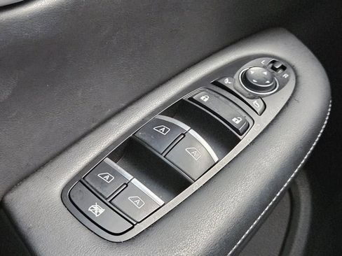 Used 2022 INFINITI QX50 Luxe w/ Appearance Package image 18