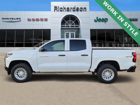 Used 2025 Chevrolet Colorado W/T w/ Advanced Trailering Package image 3