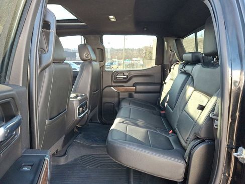 Used 2022 Chevrolet Silverado 1500 High Country w/ Technology Package image 10