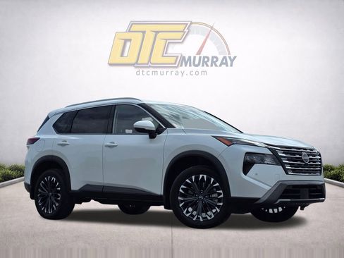 Used 2025 Nissan Rogue SL w/ Tech Package AWD/4WD image 38