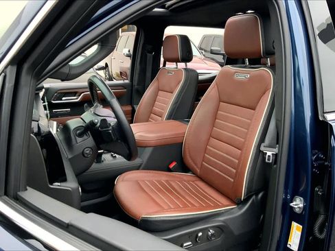 Used 2023 GMC Sierra 1500 Denali Ultimate image 8