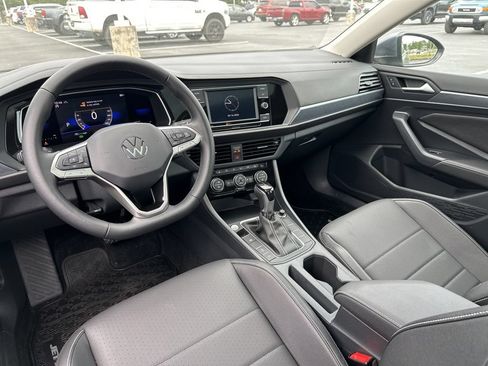 Used 2023 Volkswagen Jetta SE FWD image 24