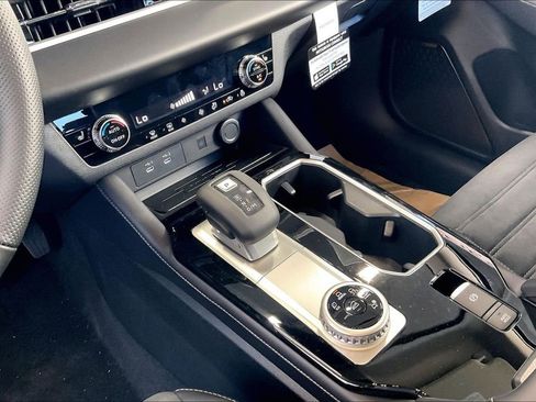 New 2026 Mitsubishi Outlander SE FWD image 8