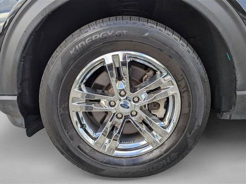 Used 2022 Ford Explorer XLT w/ Equipment Group 202A AWD/4WD image 9