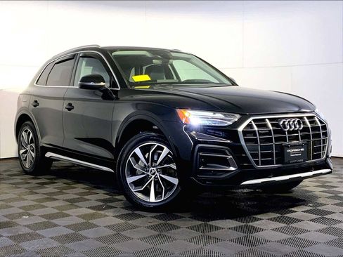 Used 2021 Audi Q5 Premium w/ Convenience Package image 9