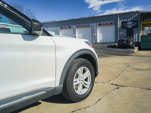 Used 2020 Ford Explorer XLT w/ Equipment Group 202A image 30