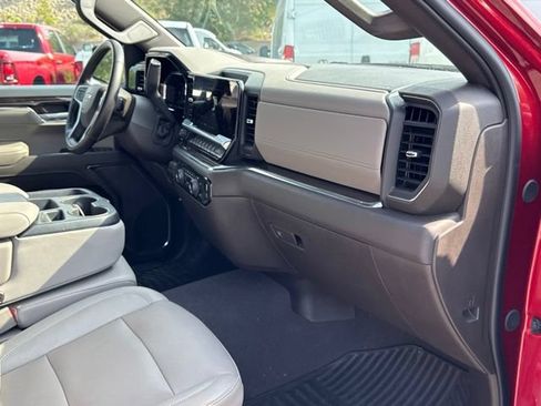 Used 2024 Chevrolet Silverado 1500 LT w/ Z71 Off-Road Package AWD/4WD image 10