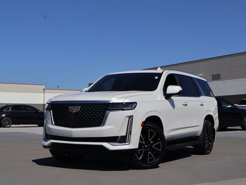 Used 2022 Cadillac Escalade Luxury w/ LPO, Floor Liner Package AWD/4WD image 1