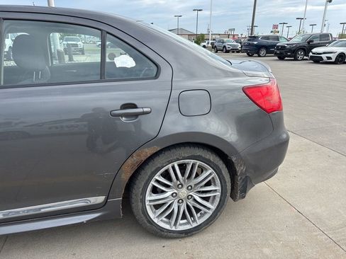Used 2012 Suzuki Kizashi Sport GTS AWD/4WD image 6
