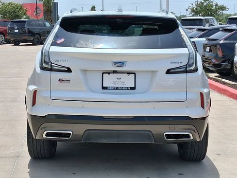 Used 2024 Cadillac XT4 Sport w/ Technology Package FWD image 5