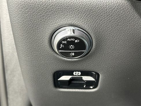 Certified 2024 Mercedes-Benz GLC 300 image 34