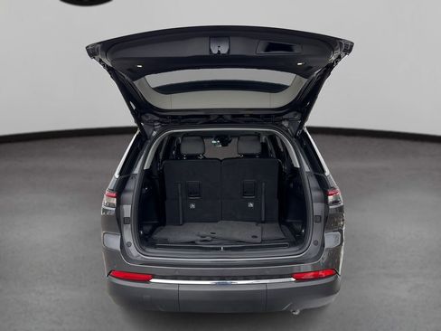 Used 2022 Jeep Grand Cherokee L Limited image 11