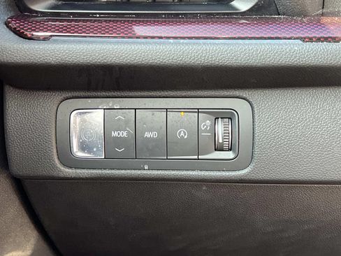 Used 2024 Chevrolet Traverse Z71 w/ LPO, Floor Liner Package AWD/4WD image 26