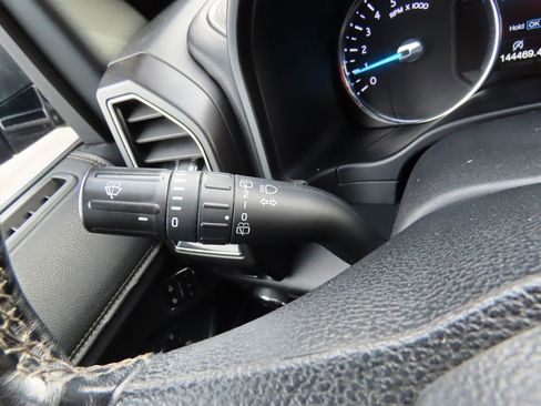 Used 2018 Ford Expedition Limited image 39