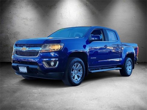 Used 2017 Chevrolet Colorado LT w/ LT Convenience Package image 5