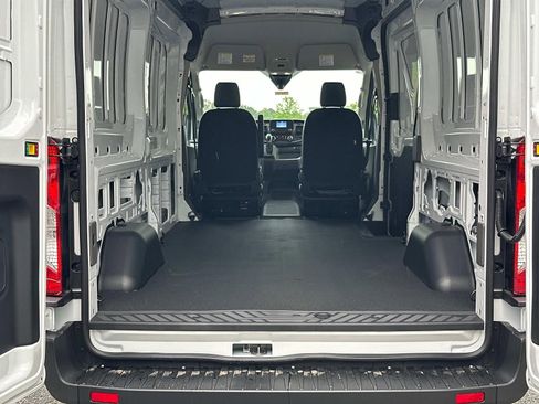 New 2025 Ford Transit 250 148 Medium Roof image 44