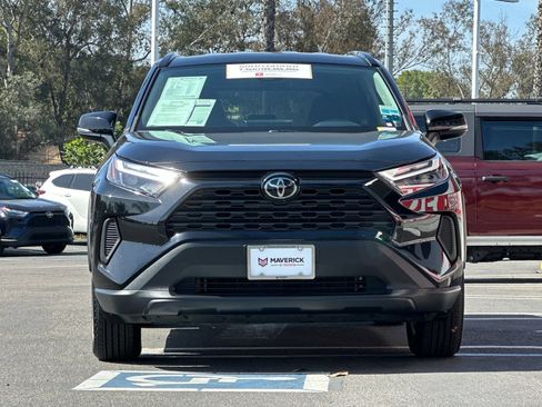 Used 2025 Toyota RAV4 XLE w/ Weather Package FWD image 7