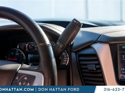 Used 2018 GMC Yukon SLT w/ HD Trailering Package image 18