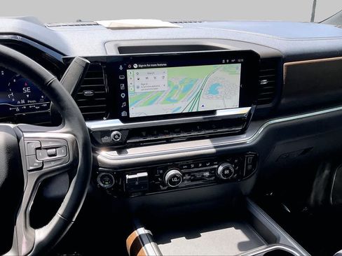 Certified 2025 Chevrolet Silverado 2500 High Country w/ Technology Package AWD/4WD image 7