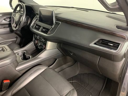 Used 2021 Chevrolet Tahoe Z71 w/ Luxury Package AWD/4WD image 6
