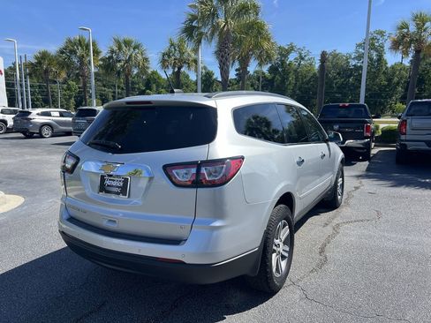 Used 2017 Chevrolet Traverse LT w/ Traveler's Package AWD/4WD image 10