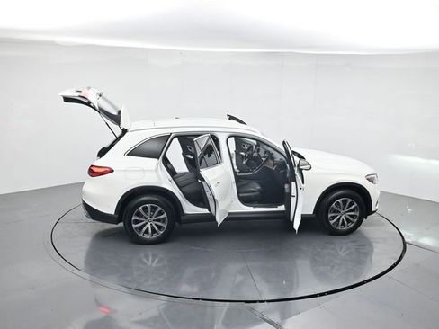 Used 2024 Mercedes-Benz GLC 300 image 47