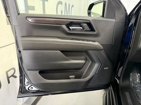 New 2026 GMC Yukon Elevation w/ LPO, Floor Liner Package AWD/4WD image 8