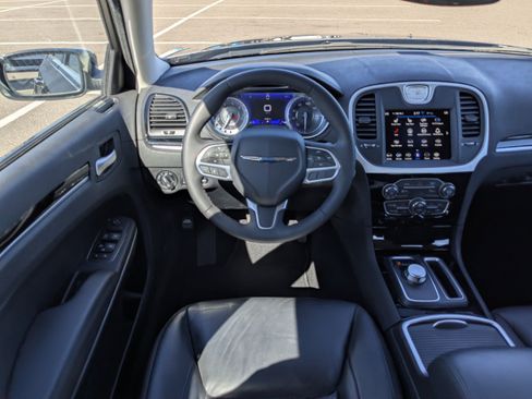 Used 2023 Chrysler 300 Touring L image 15