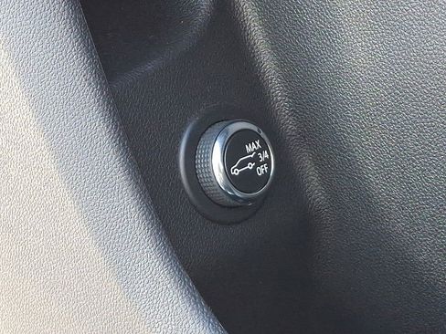 Certified 2025 Cadillac XT4 Premium Luxury image 24