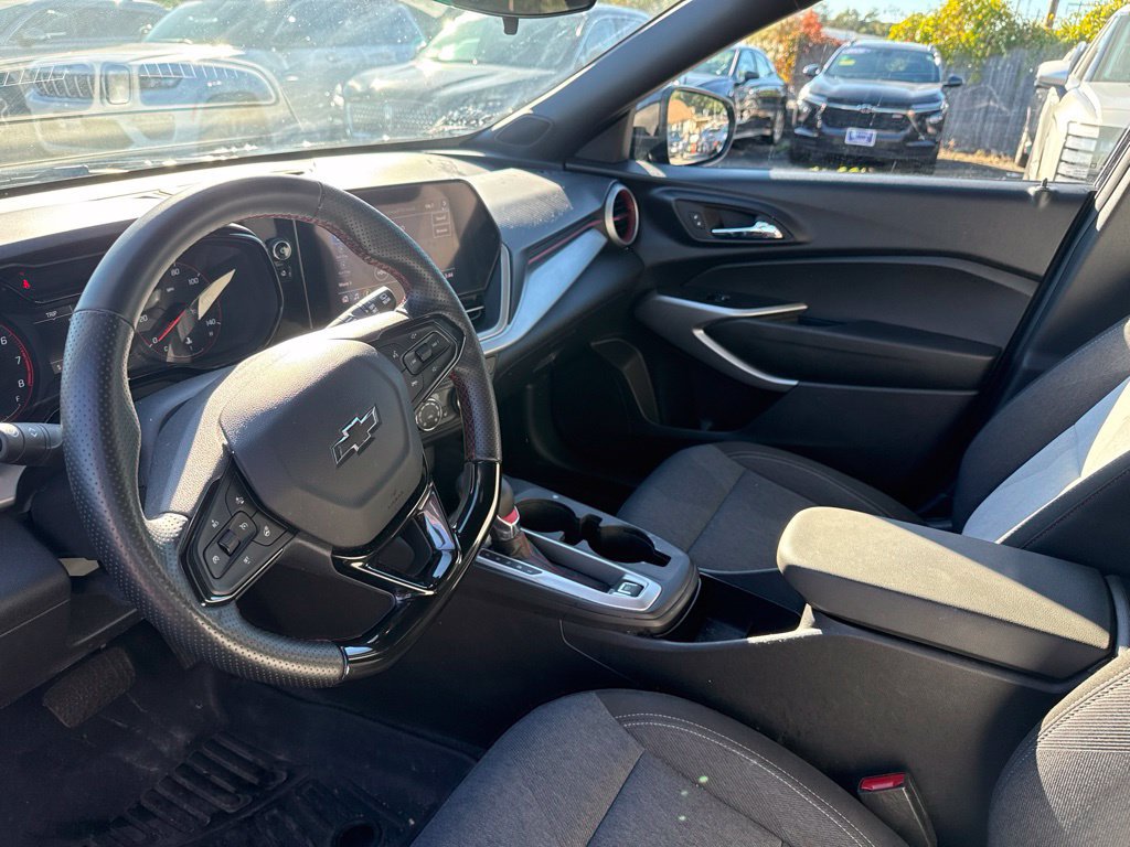 Used 2024 Chevrolet Trax RS w/ Driver Confidence Package FWD image 16