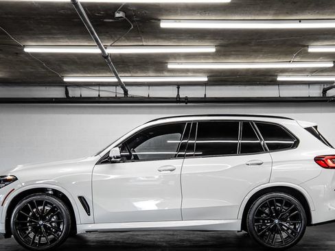 Used 2023 BMW X5 sDrive40i w/ M Sport Package RWD image 2