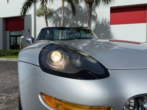 Used 2002 BMW Z8 RWD image 20
