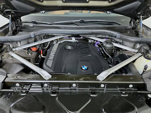 Certified 2024 BMW X7 xDrive40i w/ Premium Package image 33