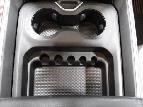 Used 2020 RAM 1500 Big Horn AWD/4WD image 34