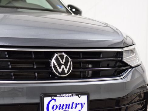 Used 2023 Volkswagen Tiguan SE R-Line AWD/4WD image 11