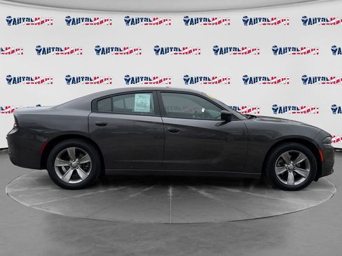 Used 2023 Dodge Charger SXT RWD image 6
