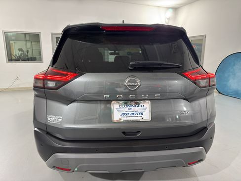 Used 2023 Nissan Rogue SV image 7