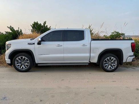 Used 2023 GMC Sierra 1500 Denali AWD/4WD image 3