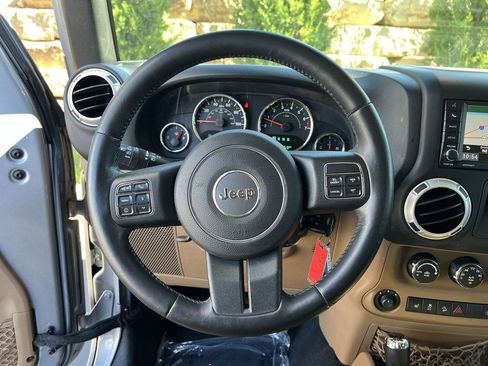 Used 2015 Jeep Wrangler Rubicon w/ Power Convenience Group AWD/4WD image 21
