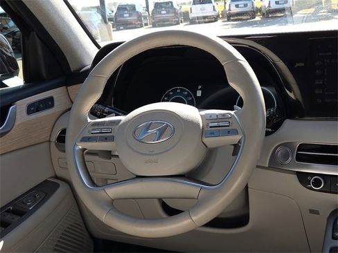 Used 2023 Hyundai Palisade Limited w/ Cargo Package image 12