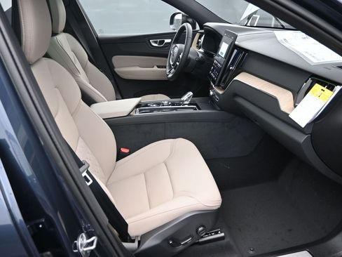 New 2026 Volvo XC60 B5 Plus w/ Protection Package Premier AWD/4WD image 38