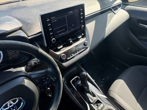 Used 2020 Toyota Corolla LE FWD image 20