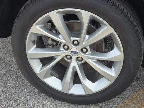 Used 2023 Ford Explorer Platinum w/ Technology Package AWD/4WD image 11