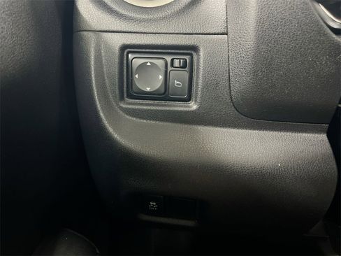 Used 2013 Nissan Versa SV image 16