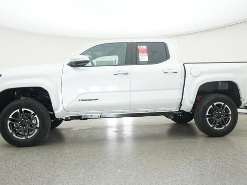 New 2025 Toyota Tacoma TRD Sport image 19