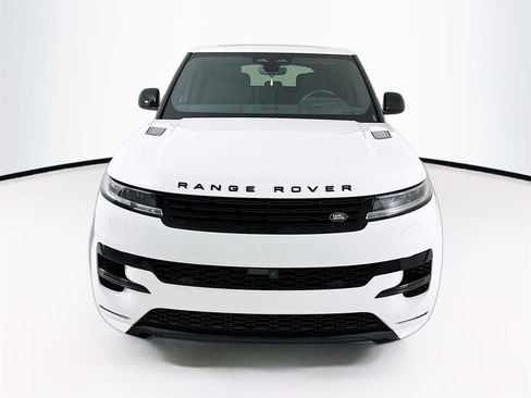 Used 2025 Land Rover Range Rover Sport Dynamic SE image 2