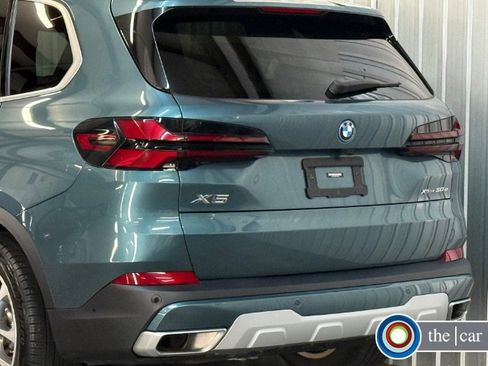 Used 2024 BMW X5 xDrive50e w/ Premium Package image 8