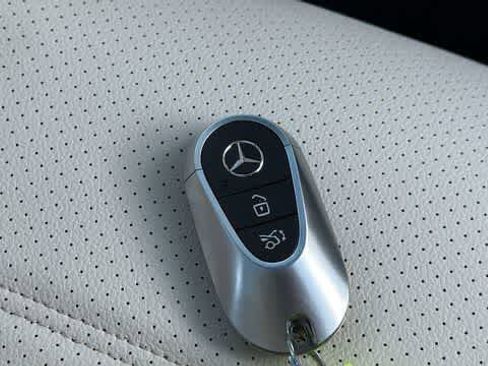 Certified 2026 Mercedes-Benz GLC 300 4MATIC image 36