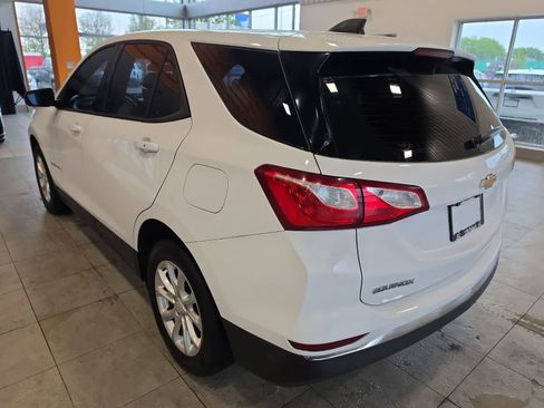 Used 2018 Chevrolet Equinox LS FWD image 11
